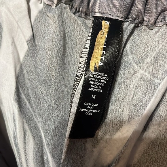 New-Athleta-M-black&white-cloud print-calm, cool, wide leg, lounge pajama pant. - Picture 7 of 14